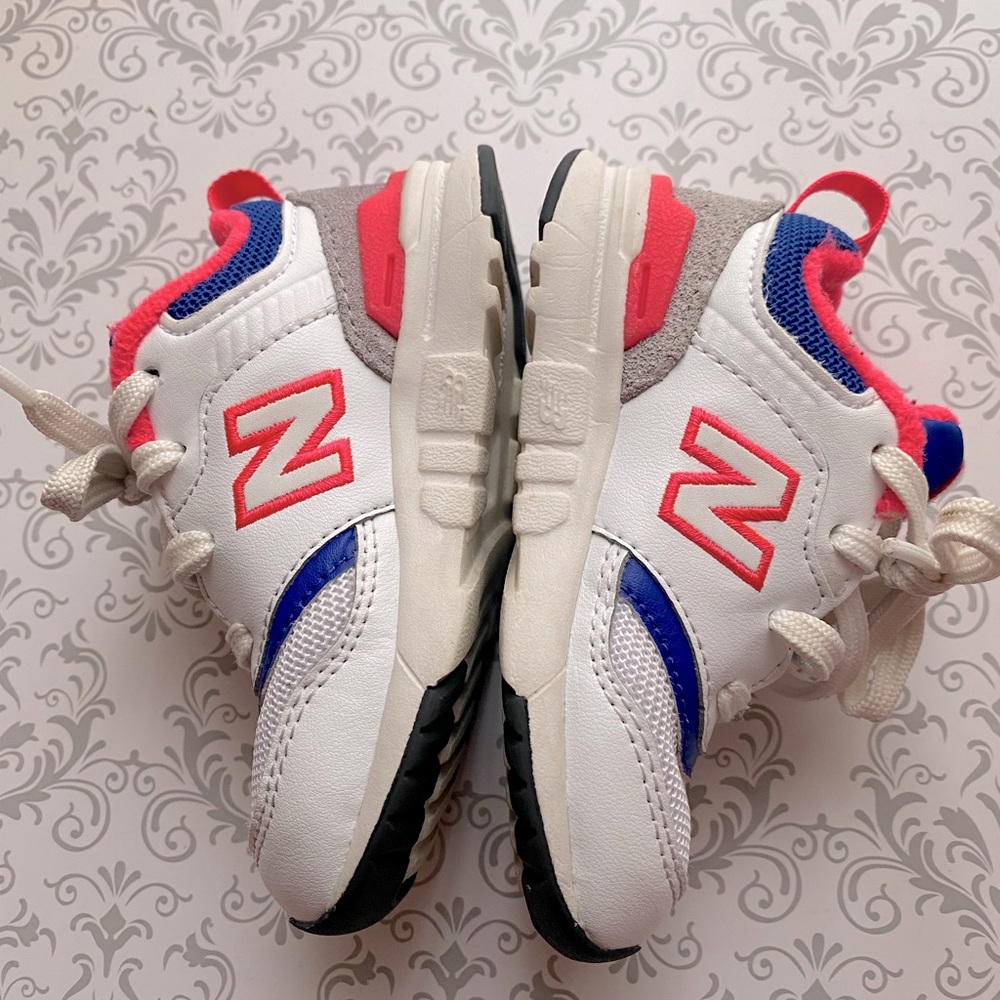Toddler White and pink New Balance